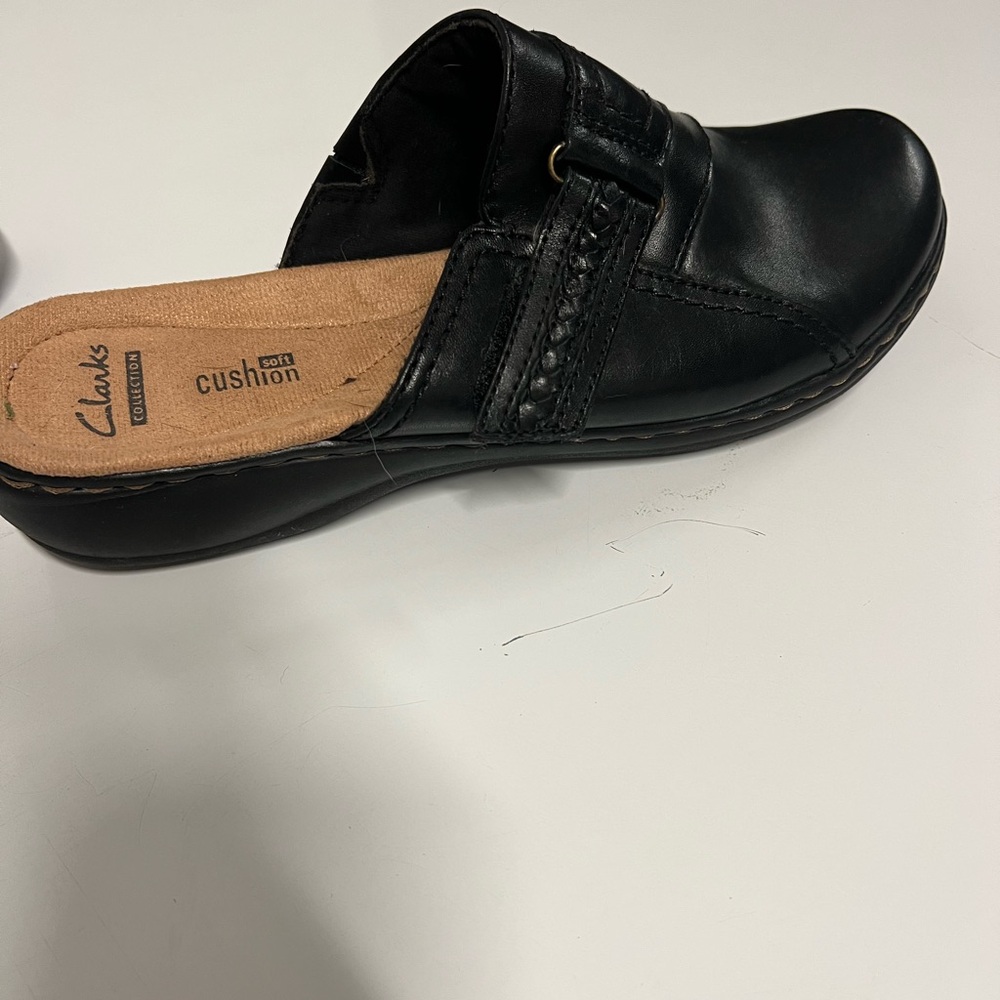 Clarks Women's Black Leather Mules - Picture 4 of 10